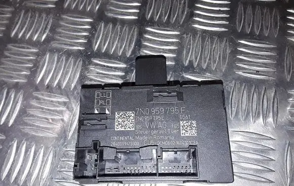 Skoda Yeti (5L) Door central lock control unit/module 7N0959795F