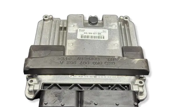 Audi A5 8T 8F Engine control unit/module 04L906021BM 0281030376