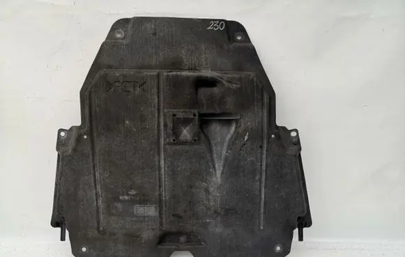Renault Megane IV Engine splash shield/under tray 758906742R