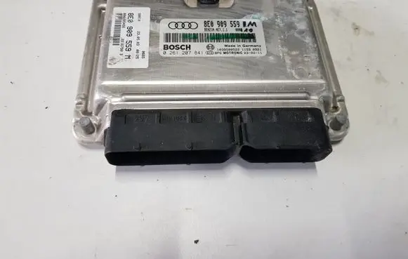 Audi A6 S6 C5 4B Engine control unit/module 8E0909559M 0261207841