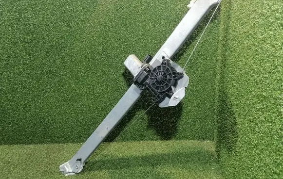 Opel Vivaro Front door window regulator with motor 128001471B 807207538R 93867657
