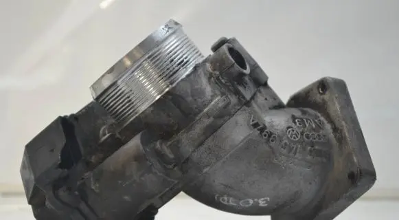 Audi A4 S4 B7 8E 8H Throttle valve 8E0145997A 070306