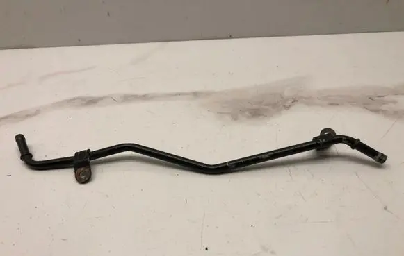 Volkswagen PASSAT B6 Fuel line pipe 5N0121070G