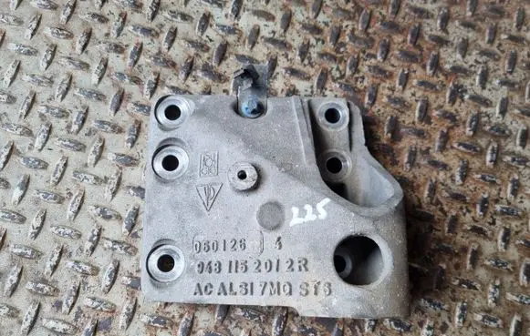 Porsche Cayenne (9PA) Engine mounting bracket 9481152012R