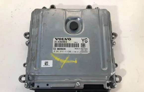 Volvo S60 Engine control unit/module 31336983 0281018414