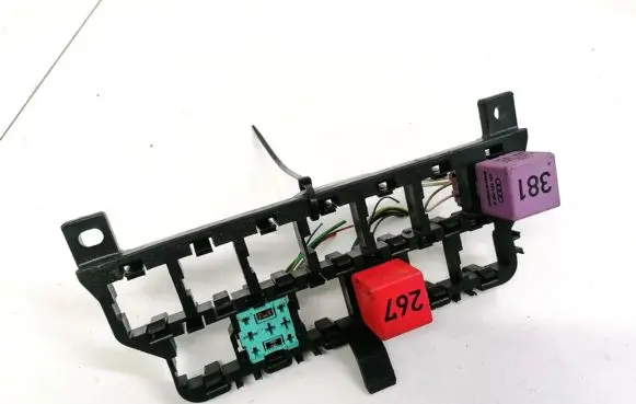 Volkswagen PASSAT B5 Fuse box set 8D0937503E