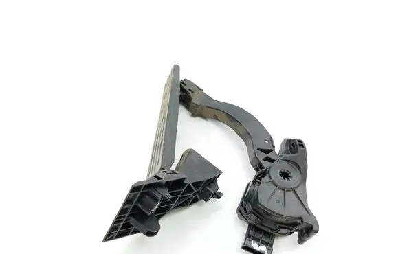 Hyundai Santa Fe Accelerator throttle pedal
