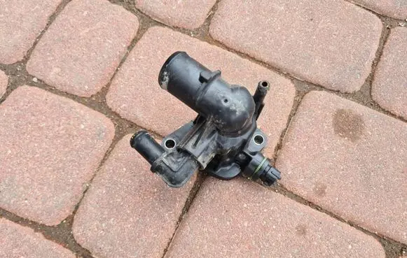 Opel Astra J Thermostat 55206391