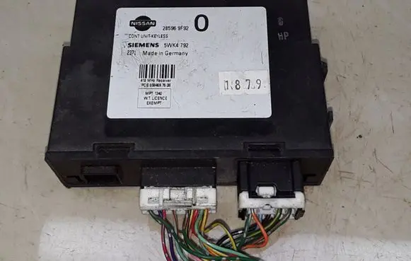 Nissan Primera Comfort/convenience module 285969F92 5WK4792