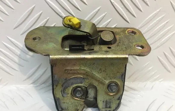 Mitsubishi Carisma Tailgate/trunk/boot lock/catch/latch 4502