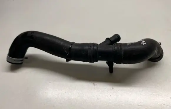 Land Rover Range Rover Sport L494 Engine coolant pipe/hose FPLA8286CA