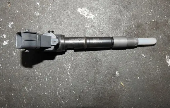 Volvo XC90 Fuel injector 31336769 VEA13-2370010-BAA