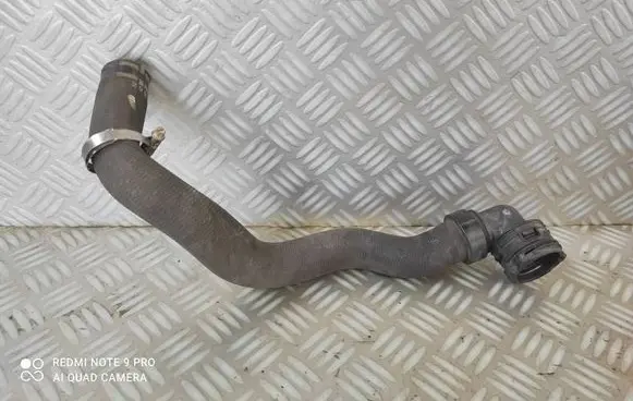 Engine coolant pipe/hose