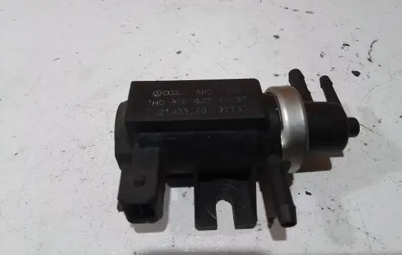 Audi A4 S4 B5 8D Turbo solenoid valve 1H0906627 97T322 72190320