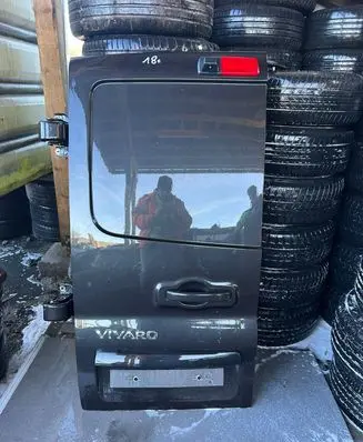 Opel Vivaro Rear door