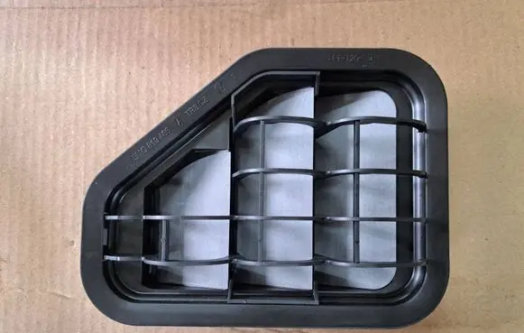 Volkswagen Golf Plus Quarter panel pressure vent 5M0819466A