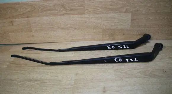 Toyota Avensis T250 Windshield/front glass wiper blade 