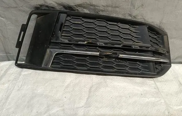 Audi A4 S4 B9 8W Front bumper lower grill 8W0807682F