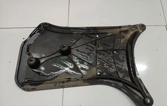 Audi A5 8T 8F Engine splash shield/under tray 8K0825219 8K0.825.219