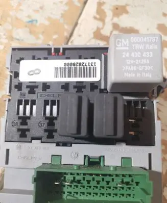 Opel Meriva A Fuse module 13172926000 000041797 93363150