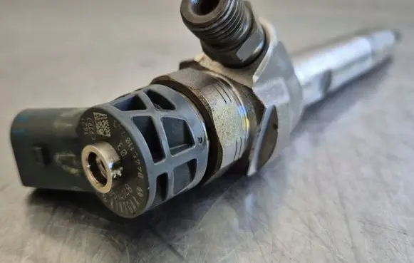 BMW 7 G11 G12 Fuel injector B47D20A