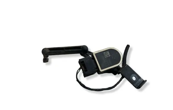 BMW M2 F87 Rear suspension height sensor lever 6870000
