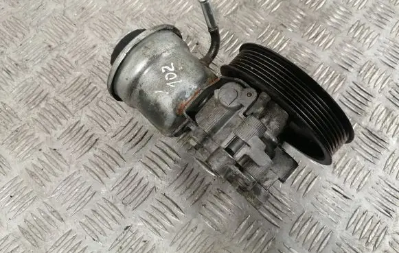 Toyota Corolla Verso AR10 Power steering pump 4431005120