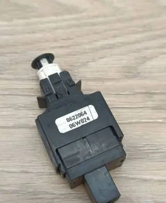 Volvo XC70 Brake pedal sensor switch 8622064 06W024