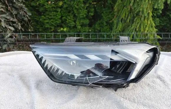 Audi A1 Headlight/headlamp 82A941033F 90171440