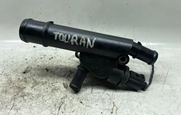 Volkswagen Touran I Engine coolant pipe/hose 038121132d