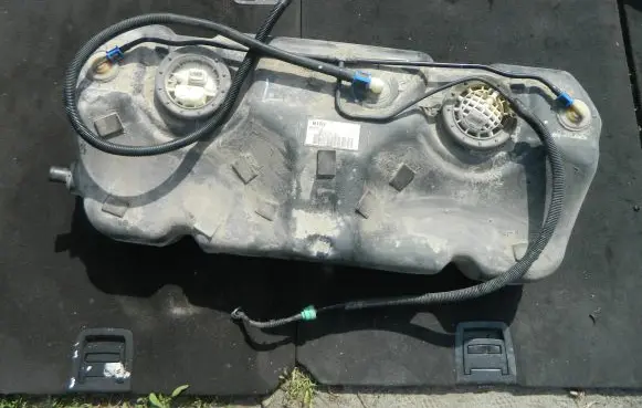 Mini One - Cooper R50 - 53 Fuel tank 6756907