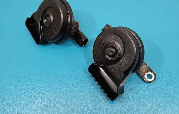 Skoda Octavia Mk3 (5E) Horn signal 5Q0951223B IMPRK1580750