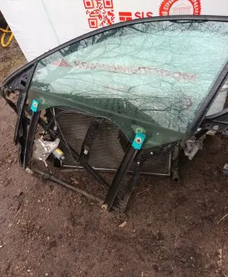 Audi A6 Allroad C5 Front door coupe window/glass frame 