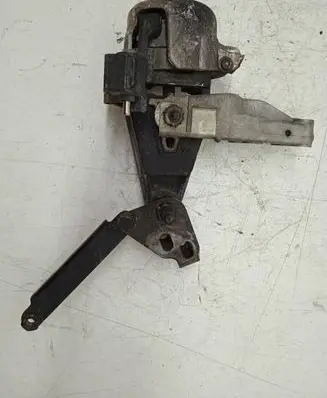 Peugeot 607 Engine mount bracket 9646119980