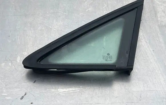 Volkswagen Touran I Front triangle window/glass 1T0845411