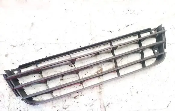 Volkswagen Touran I Front bumper lower grill 1t0853677