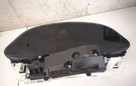 Toyota Yaris Speedometer (instrument cluster) 838000D690D