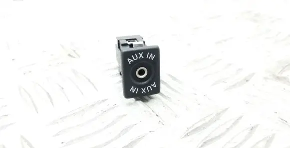 Volkswagen Jetta VI AUX in-socket connector 5M0035724
