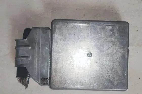 Ford Focus Engine control unit/module 98ABCFJ 909211