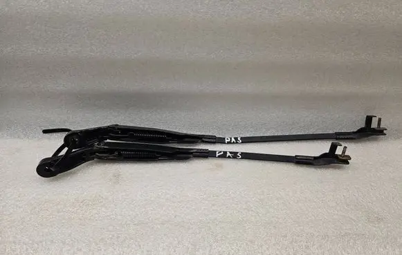 Volkswagen PASSAT B5.5 Front wiper blade arm 3B1955410C 3B1955409C