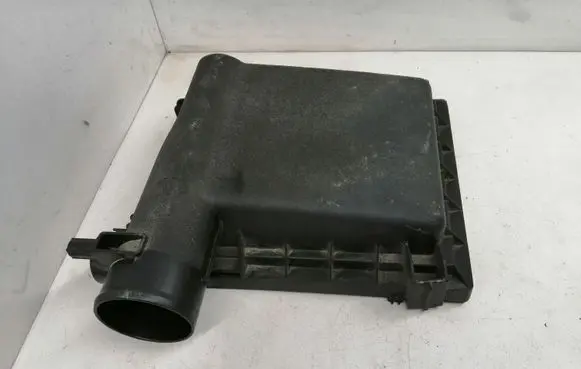 Toyota Auris E180 Air filter box cover 177050T060 MF100141851 100141851