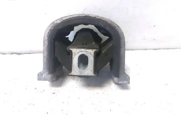 Volkswagen Transporter - Caravelle T6 Engine mount bracket 7E0199848