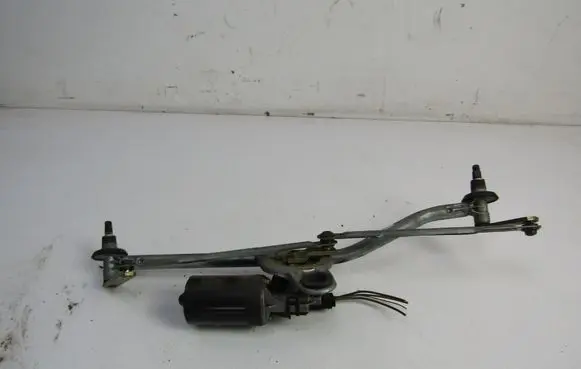 BMW 3 E36 Front wiper linkage 8391303