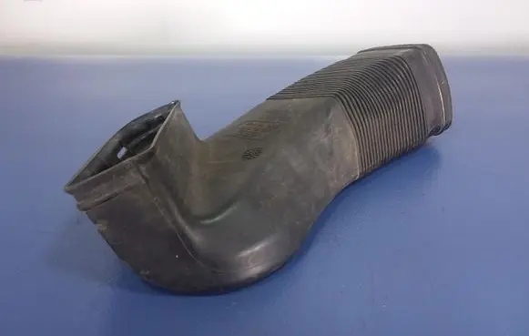 Intake resonator