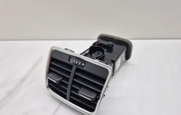 Audi Q3 8U Rear air vent grill 8U0819203A 8U0819203A6PS 8U0819203