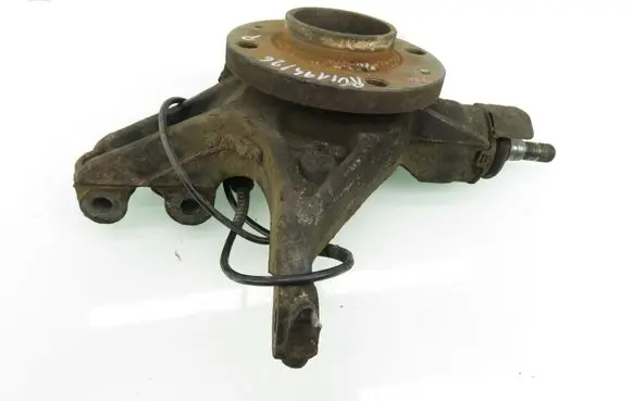 Peugeot 308 Front wheel hub spindle knuckle 