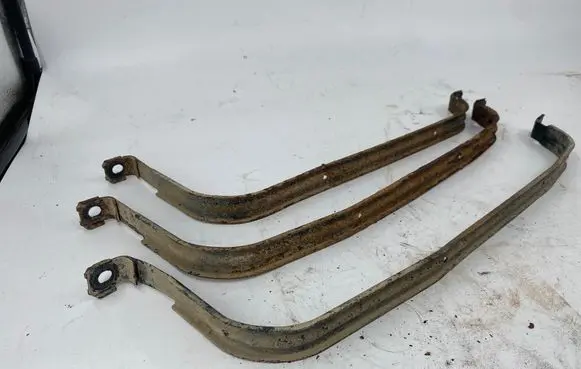 Volkswagen Transporter - Caravelle T5 Fuel tank mounting bracket 7H0201651C