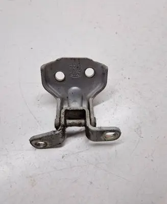 Toyota Prius (XW30) Front door lower hinge 