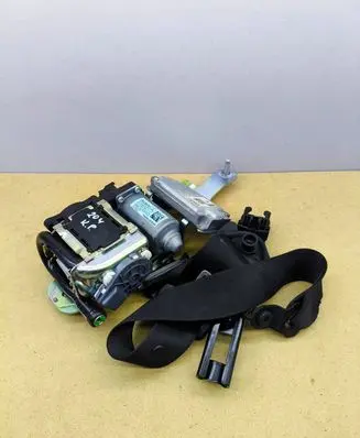 Mercedes-Benz C W204 Front seatbelt A2048601986