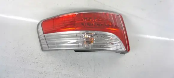 Toyota Avensis T270 Rear/tail lights